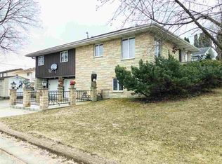 328 Pershing Ave, Decorah, IA 52101