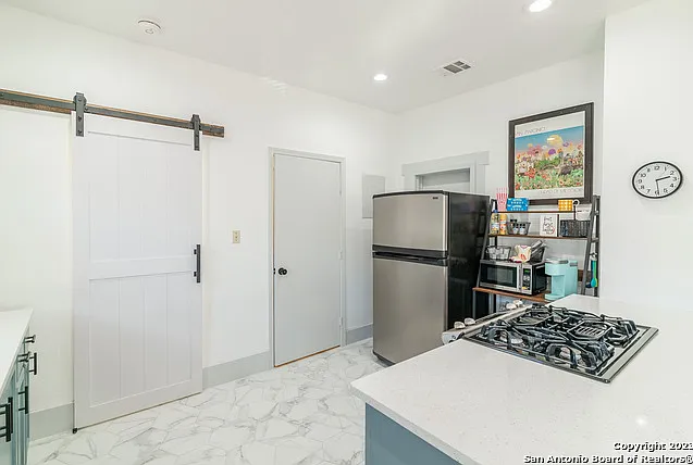 475 E French Pl — Photo 16