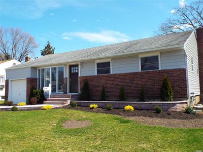 10 Sarah Dr, Old Bethpage, NY, 11804