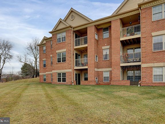 5th image of 1713 Landmark Dr Unit 1L