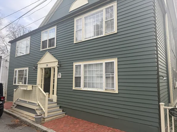 26 Summer St #U-4, Marblehead, MA 01945