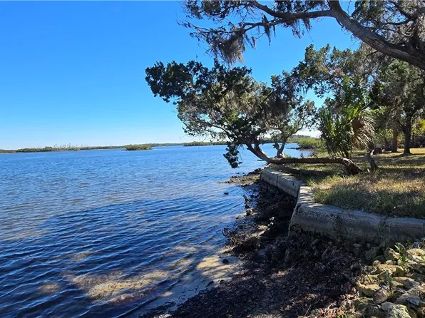 17 & 19 N Spangler Loop, Crystal River, FL 34429