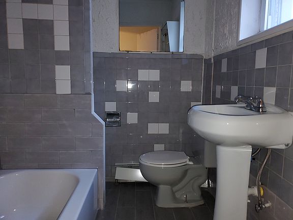 4th image of 602 Bramhall Ave #B1e