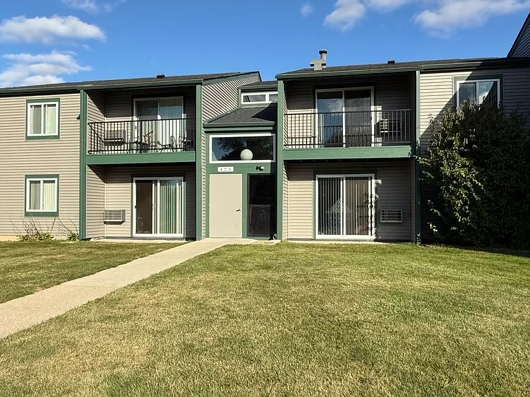 Elkhorn Village Apartments | 1 & 2 Bedroom Apartments in Elkhorn, WI Heat Included — Photo 46