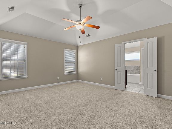 5th image of 5846 Richard Place Dr