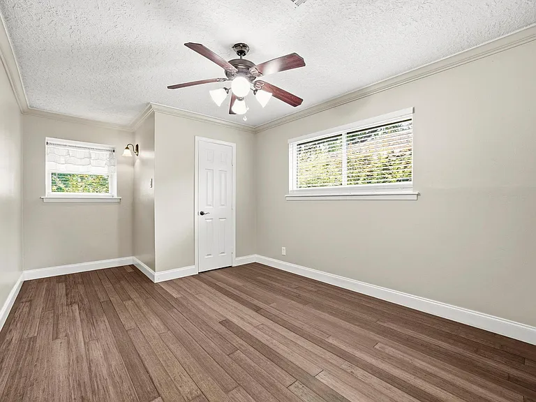 11102 Endicott Ln — Photo 22