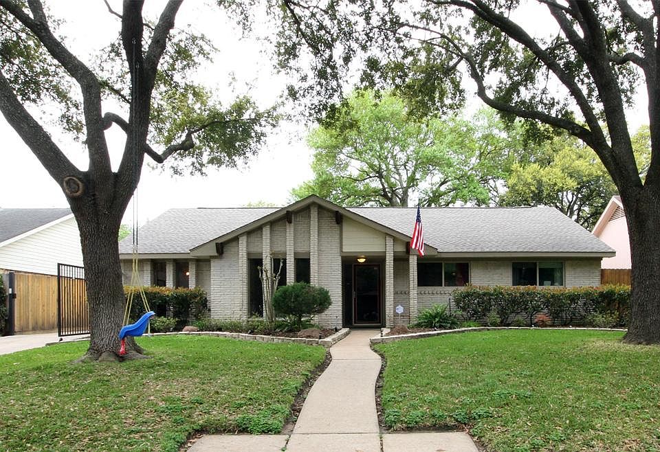 Beautifully updated 4 bedroom, 2.5 bath home located on a quiet cul-de-sac street.