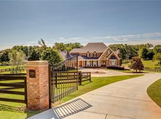 1385 Summit Rd, Alpharetta, GA 30004