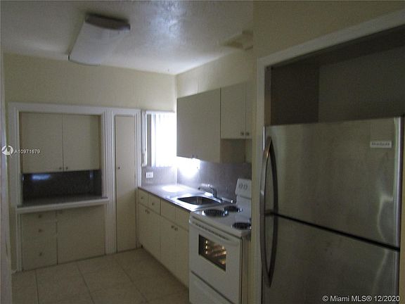3rd image of 739 Kaye St #0