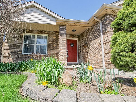 3rd image of 19 Windle Village Cres
