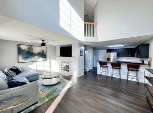 15423 Walnut Hills Dr, Urbandale, IA 50323