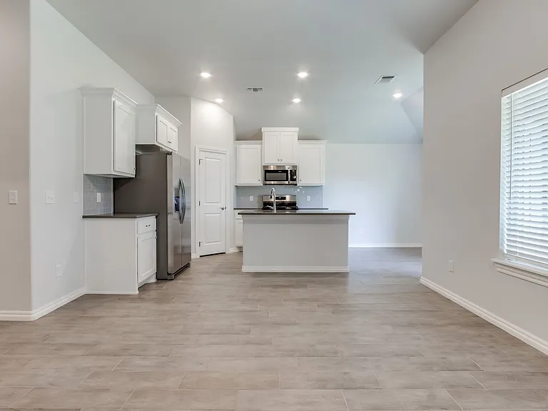 3903 Lleyton Dr — Photo 5