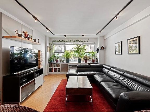 4th image of 201 E 37th St #2GH