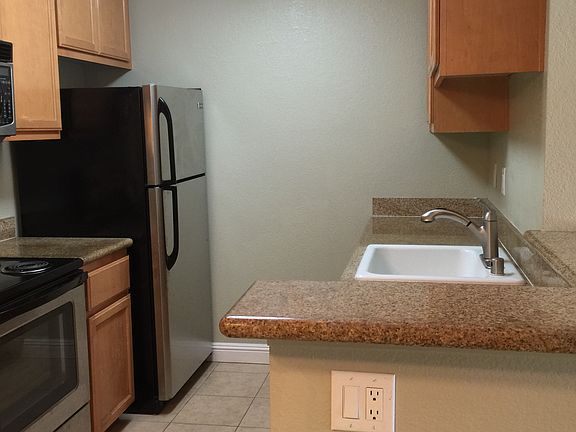 4th image of 2675 Somerset Park Cir
