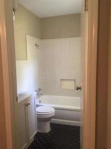 2nd image of 1033 Auburn Dr
