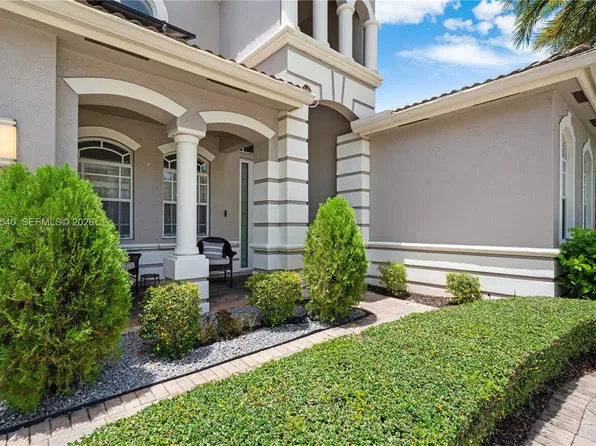 8770 SW 204th St, Cutler Bay, FL 33189