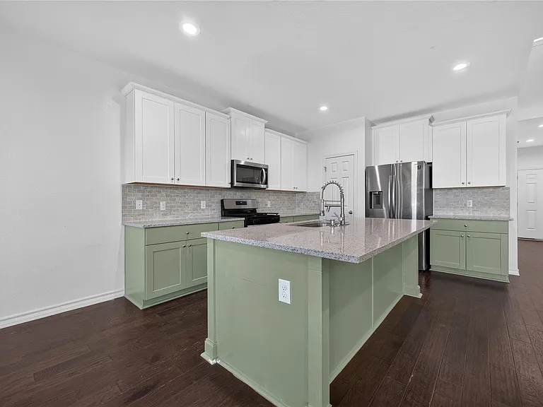 7634 Leonardo Dr — Photo 7