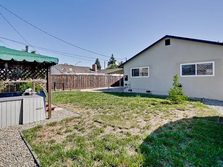 5259 Meridian Ave — Photo 17