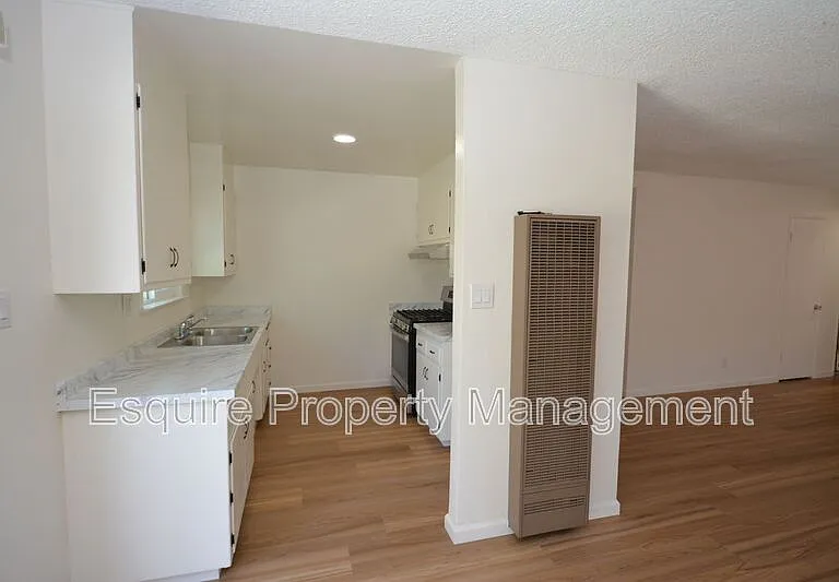 240 Alpine St — Photo 8