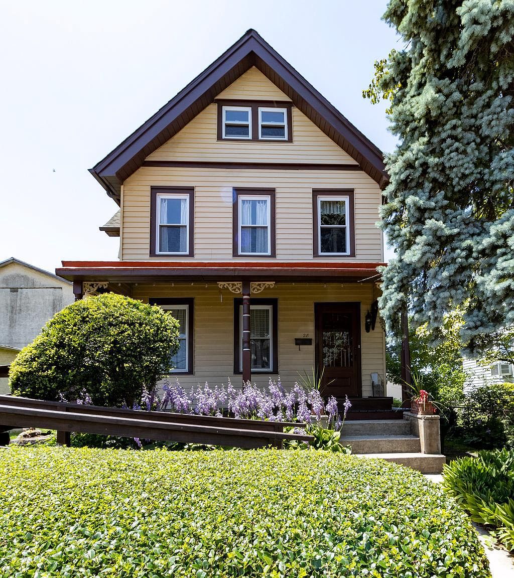 28 Walnut St, Morton, PA 19070 | Zillow