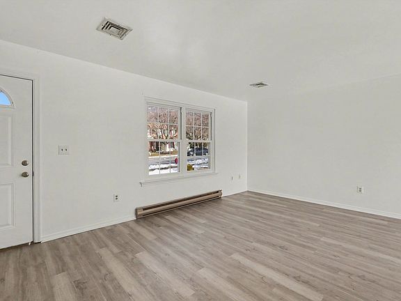 5th image of 2109 Highland Ct