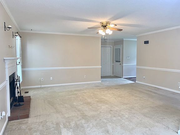 4th image of 403 Renee Dr