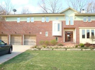 7209 Oakwood Dr, West Bloomfield, MI 48322