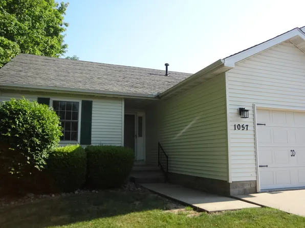 1057 Kleemann Dr, Clinton, IL 61727