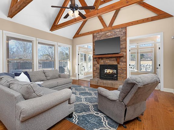 3rd image of 104 Eagle Trace Rd