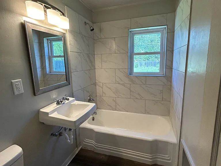 103 E Marshall Dr — Photo 8