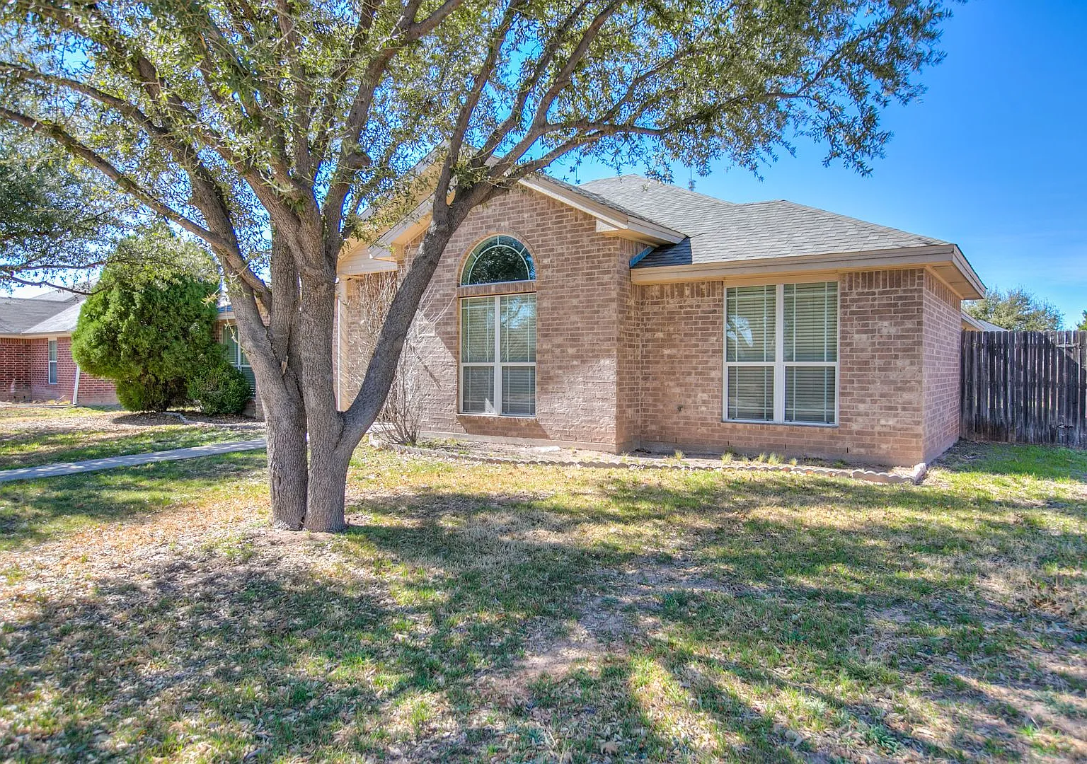 Beautiful 3 Bedroom 2 Bath Home Coming Soon! — Photo 2