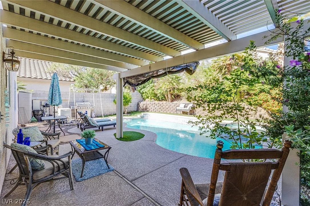 3 bed, 2.5 bath, 1562 sqft, $3,100 — Photo 3