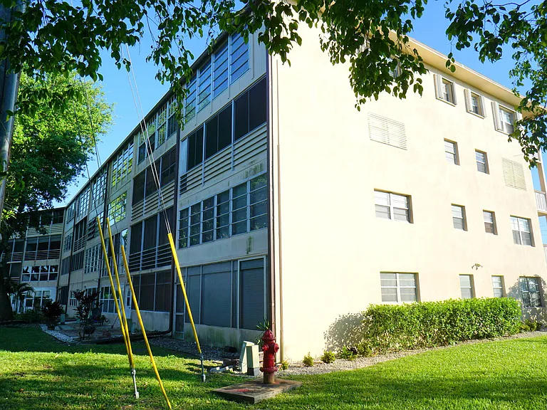 401 Southampton Dr #A-401 — Photo 35
