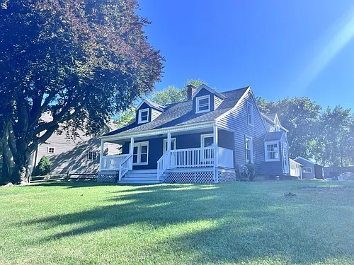 6088 Main St Photo 1