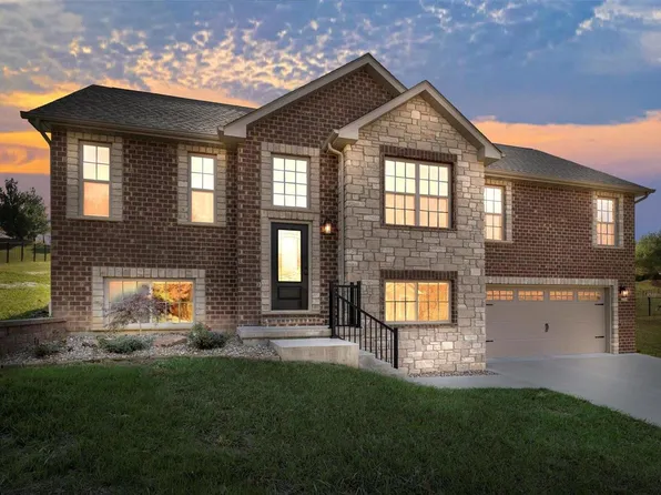 214 Cedar Berry Dr, Washington, MO 63090