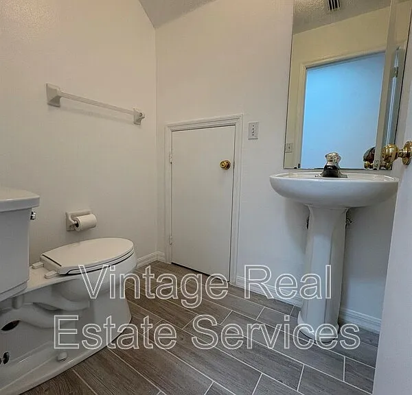 1324 Kelridge Pl — Photo 10