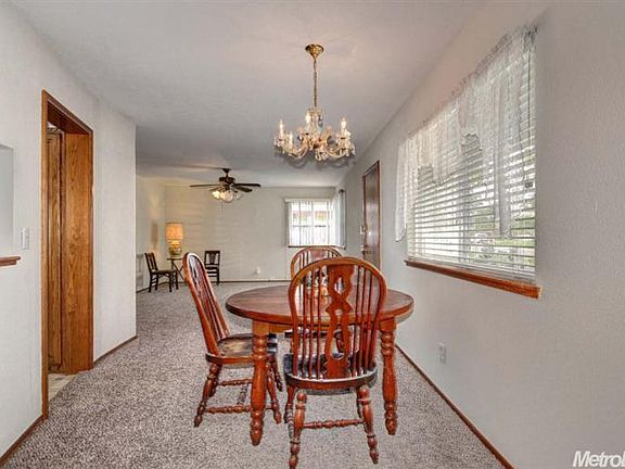 4th image of 3424 Windsor Dr