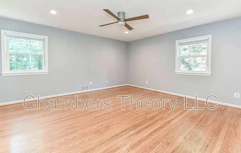 9205 Hamilton Dr — Photo 16