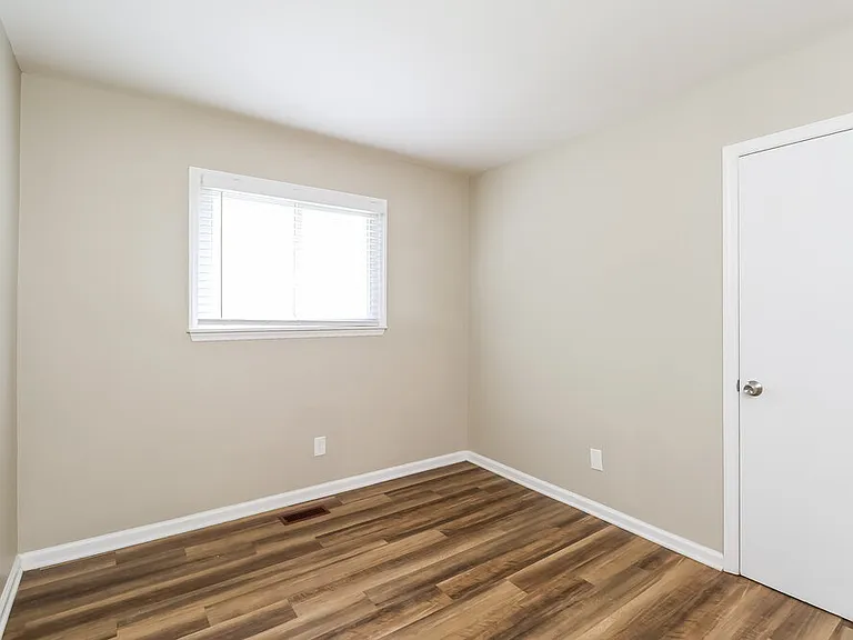 9324 Edgevale Dr — Photo 10
