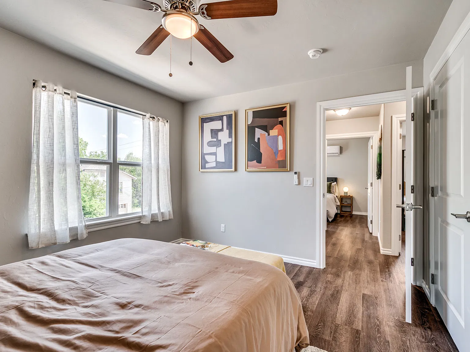 1452 E Park Pl — Photo 2