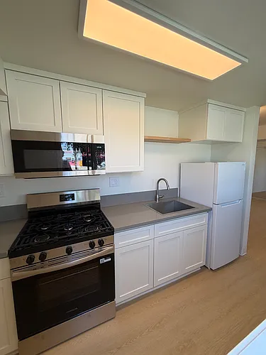2220 W Victory Blvd #M1 Photo 1