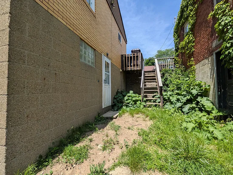 960 Agnew Rd — Photo 16