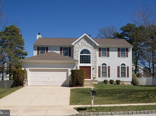 14 Blue Spruce Dr, Sicklerville, NJ 08081