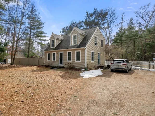 1 Jennifer Ln, Carver, MA 02330