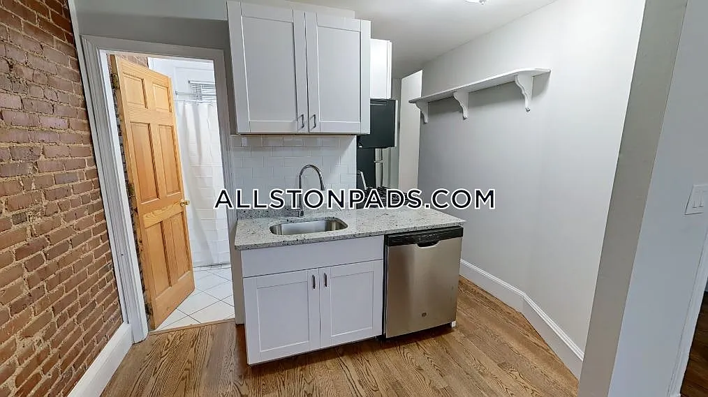 3 bed, 999 sqft, $3,000 — Photo 4