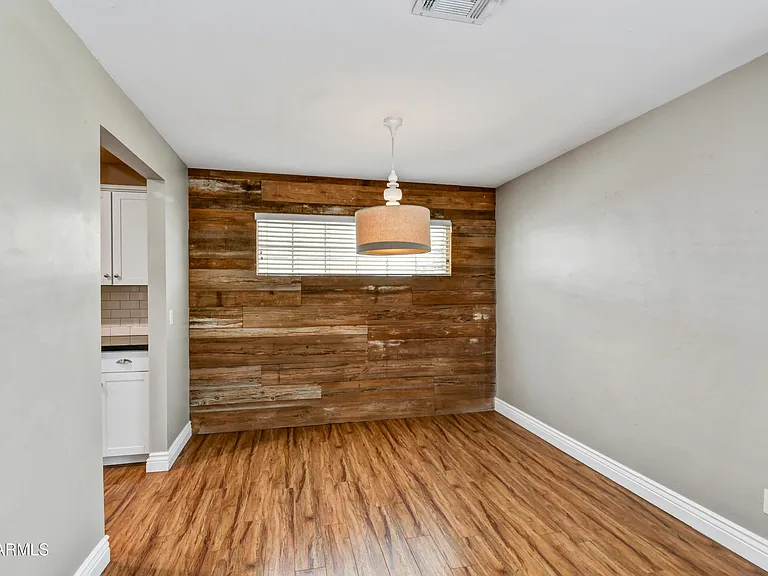 4652 E Vernon Ave — Photo 3