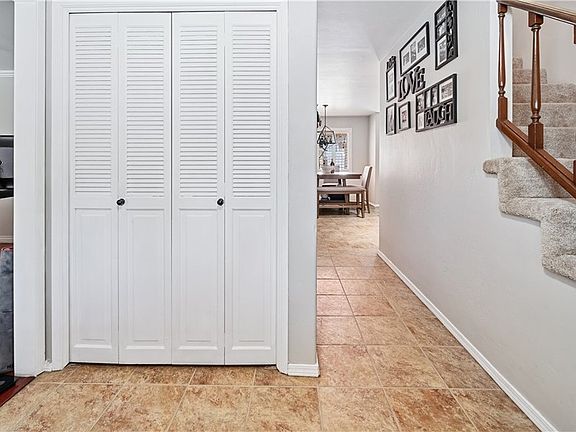 5th image of 62 Pepper Tree Rd