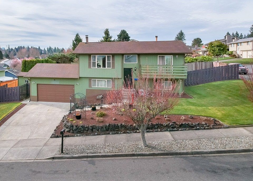 1st image of 6214 N 39th St
