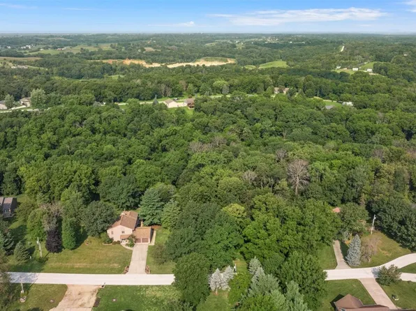 10289 Deer Trl, Anamosa, IA 52205