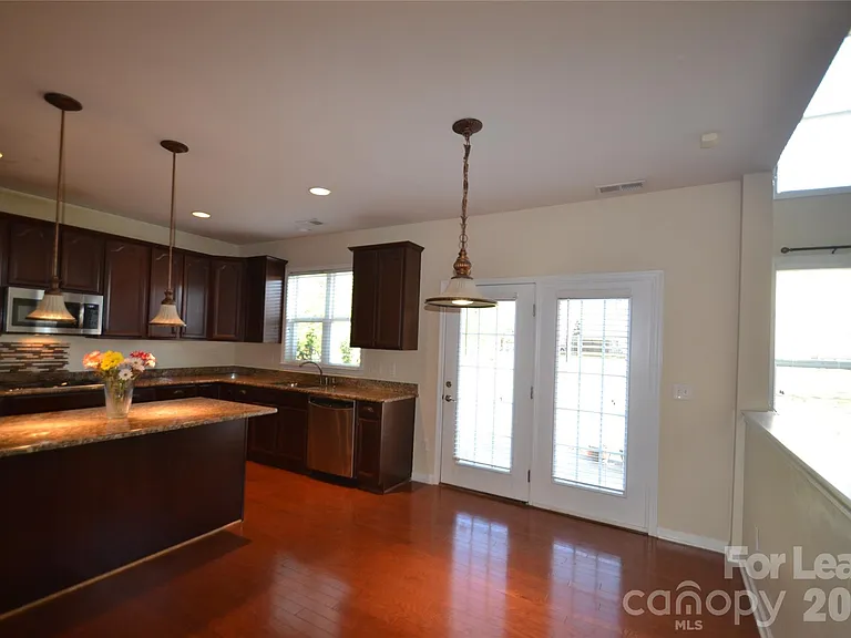 221 Montibello Dr — Photo 8